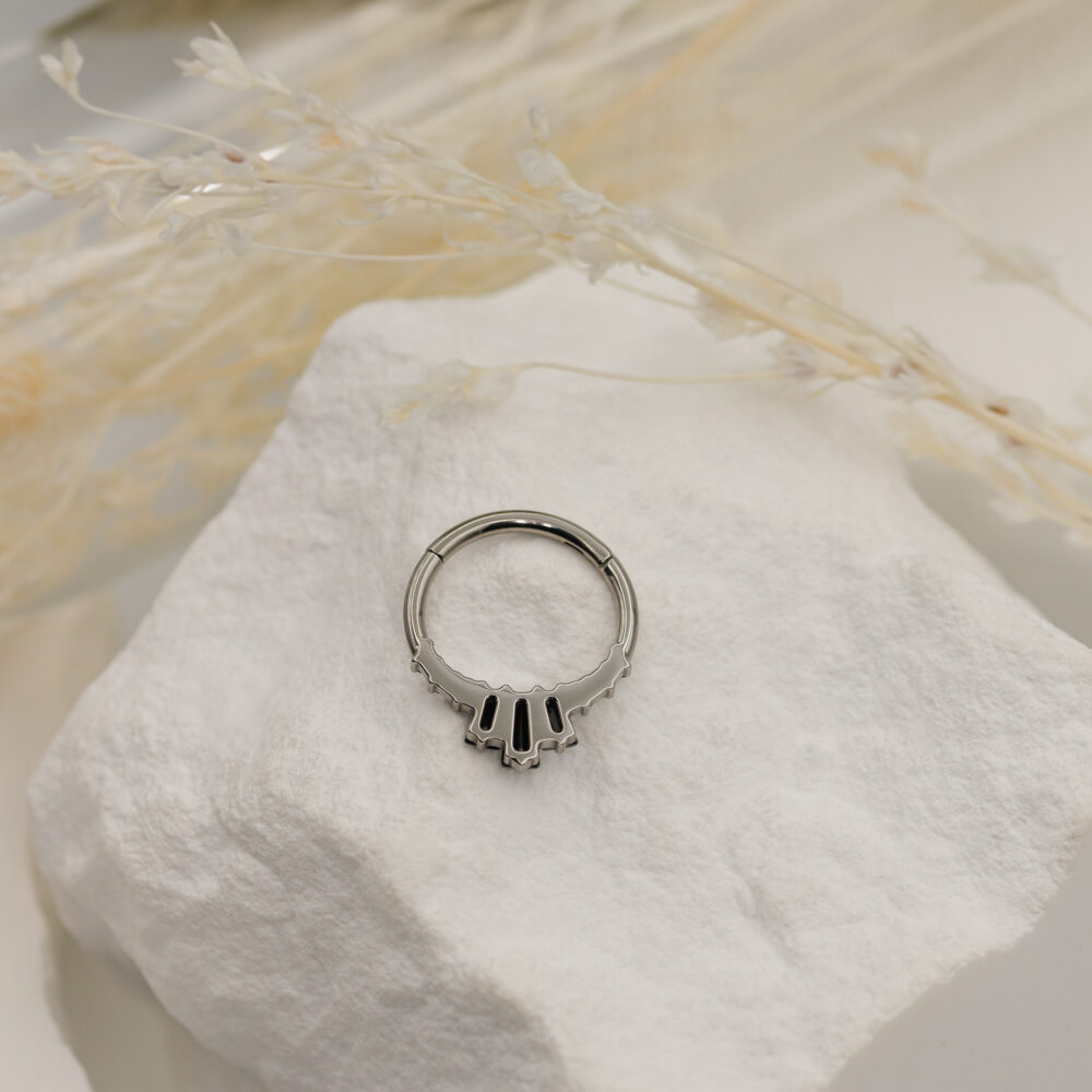 Clicker daith z czarnymi cyrkoniami - obrazek 3